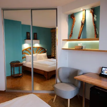 Kapuzinergarten Panoramahotel 酒店 莱茵河畔的布赖萨赫